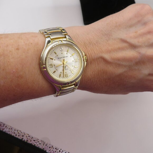 Sergio Valente Vintage Ladies Watch Silver and Gold Tone - Picture 10 of 10